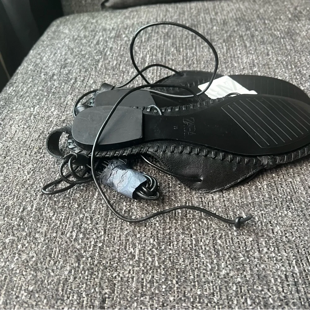 Zara chic black